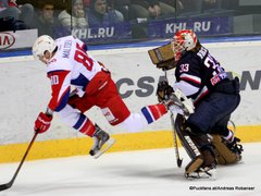 Slovan Bratislava - Lokomotiv Yaroslavl KHL Saison 2015-16 Slofnaft Arena Bratislava Dmitri Maltsev #80, Barry Brust #33 ©Puckfans.at/Andreas Robanser