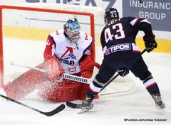 Slovan Bratislava - Lokomotiv Yaroslavl KHL Saison 2015-16 Slofnaft Arena Bratislava Alexei Murygin #30, Tomas Surovy #43 ©Puckfans.at/Andreas Robanser