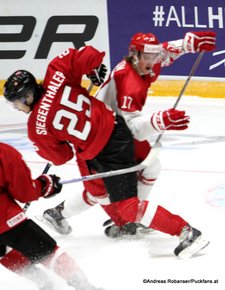 IIHF World Junior Championship 2016 Finland/Helsinki, Helsingin Jäähalli DEN - SUI Mathias From #17, Jonas Siegenthaler #25 ©Puckfans.at/Andreas Robanser