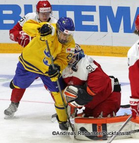 IIHF World Junior Championship 2016 Finland/Helsinki, Helsingin Jäähalli    SWE - DEN Joel Eriksson Ek #20, Matias Lassen  #5, Thomas Lillie #31 ©hockeyfans.ch/Andreas Robanser