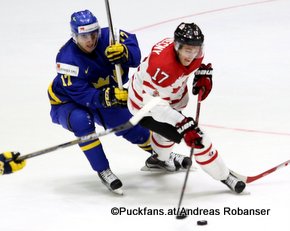 IIHF World Junior Championship 2016 Finland/Helsinki, Helsingin Jäähalli    CAN - SWE Dmytro Timashov #17, Travis Konecny #17 ©hockeyfans.ch/Andreas Robanser