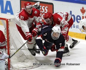 IIHF World Junior Championship 2016 Finland/Helsinki, Helsingin Jäähalli    DEN - USA Emil Oliver Christensen #28, Matthew Tkachuk #7, Christian Mieritz #12 ©hockeyfans.ch/Andreas Robanser