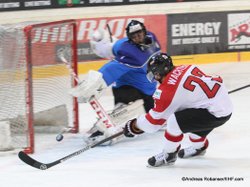 IIHF U20 World Championship Div I Group A Albert Schultz-Eishalle ITA - AUT ARMAND PILON Simone #1, WACHTER Daniel #23 Andreas Robanser/IIHF.com