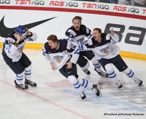 IIHF World Junior Championship 2016 Finland/Helsinki, Hartwall Arena Gold Medal Game RUS - FIN GWG Kasperi Kapanen #24,Aleksi Saarela #19, Miro Keskitalo #3, Vili Saarijärvi #18 ©Puckfans.at/Andreas Robanser