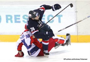 KHL West Conference 1/4 Final Game 3 Slovan Bratislava - CSKA Moskau Mikhail Naumenkov #38, Rok Ticar #24 ©Puckfans.at/Andreas Robanser