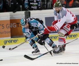 EBEL 1/4 Finale Game 4: EHC Black Wings Linz - HCB Südtirol Dan DaSilva #88, Joel Broda #26 ©Puckfans.at/Andreas Robanser