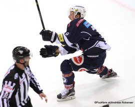 EBEL 1/4 Finale Game 5: Vienna Capitals - EC VSV Dustin Johner #9 ©Puckfans.at/Andreas Robanser