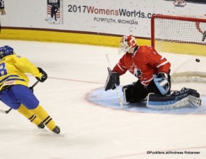 2016 IIHF U18 World Championship Semifinal CAN - SWE Ralph Engelstad Arena, Grand Forks Linus Lindström #28, Evan Fitzpatrick #1 ©Puckfans.at/Andreas Robanser
