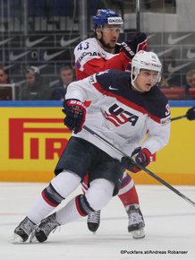 2016 IIHF World Championship Russia, VTB Ice Palace, Moscow Quarter Final CZE - USA Auston Matthews #34, Jan Kovar #43 ©Puckfans.at/Andreas Robanser