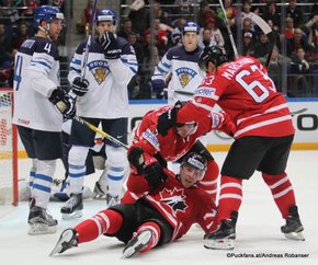 2016 IIHF World Championship Russia, VTB Ice Palace, Moscow  Finale FIN - CAN Mika Pyörälä #37, Tommi Kivistö #4, Connor McDavid #97, Brad Marchand #63, Atte Ohtamaa #55 ©Puckfans.at/Andreas Robanser