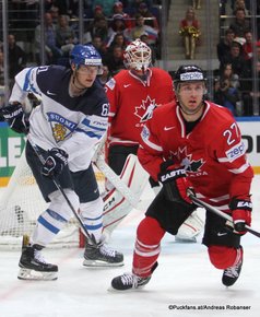 2016 IIHF World Championship Russia, VTB Ice Palace, Moscow  Finale FIN - CAN Aleksander Barkov #61, Ryan Murray #27, Cam Talbot #33 ©Puckfans.at/Andreas Robanser