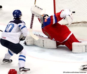 2016 IIHF World Championship Russia, VTB Ice Palace, Moscow  Semifinal FIN - RUS Sebastian Aho #20, Sergei Bobrovski #72 ©Puckfans.at/Andreas Robanser