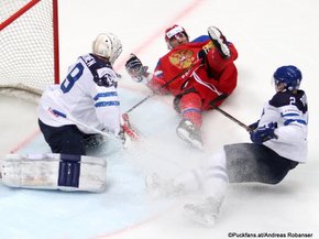 2016 IIHF World Championship Russia, VTB Ice Palace, Moscow  Semifinal FIN - RUS Mikko Koskinen #19, Alexander Ovechkin #8, Lasse Kukkonen #5 ©Puckfans.at/Andreas Robanser