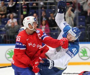 2016 IIHF World Championship Russia, Ice Palace, Moscow  KAZ - NOR Ole-Kristian Tollefsen #55, Dustin Boyd #41 ©Puckfans.at/Andreas Robanser
