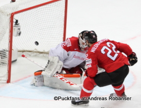 2016 IIHF World Championship Russia, Ice Palace, Moscow SUI - DEN Nino Niederreiter #22, Sebastian Dahm #32 ©Puckfans.at/Andreas Robanser