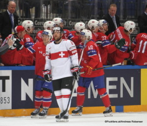 2016 IIHF World Championship Russia, Ice Palace, Moscow NOR - SUI Yannick Weber #6, Ken Andre Olimb #40 ©Puckfans.at/Andreas Robanser