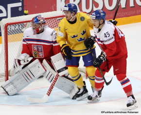 2016 IIHF World Championship Russia, Ice Palace, Moscow SWE - CZE Pavel Francouz #33, Gustav Nyquist #14, Radim Simek #45 ©Puckfans.at/Andreas Robanser
