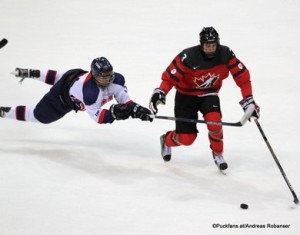 Ivan Hlinka Memorial 2016 SVK - CAN Bratislava Slovnaft Arena  Filip Krivosik #12, Ian Mitchell #3 ©Puckfans.at/Andreas Robanser