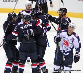 HC Slovan Bratislava -Torpedo Nizhny Novgorod Slovnaft Arena Nick Plastino #23, Jeff Taffe #20, Kyle Chipchura #24, Vladimir Galuzin #10 ©Puckfans.at/Andreas Robanser