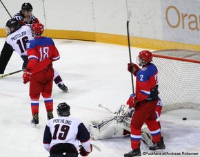 Ivan Hlinka Memorial 2016 Bratislava Slovnaft Arena  Semifinal USA - RUS  Michael Pastujov #16, Dmitri Samorukov #18, Ryan Poehling #19, Alexander Lyakhov #2 ©Puckfans.at/Andreas Robanser