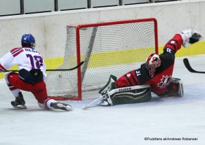 Exhibition Ivan Hlinka Memorial 2016 CZE - CAN Bors Arena, Breclav GWG - Martin Necas #18, Ian Scott #31 ©Puckfans.at/Andreas Robanser