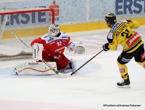 Vienna Capitals - HCB Südtirol  Marcel Melichercik #92, Riley Holzapfel #21 Albert Schultz-Eishalle ©Puckfans.at/Andreas Robanser