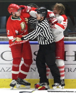 BLR - DEN Kirill Chaika #2, Rasmus Heine #5 Eishalle Graz Liebenau ©Puckfans.at/Andreas Robanser