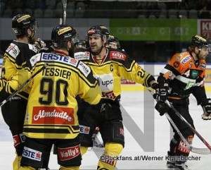 Graz 99ers - Vienna Capitals Torjubel Wien, Kelsey Tessier #90, Jonathan Ferland #24, Markus Pirmann #44 ©Puckfans.at/Werner Krainbucher