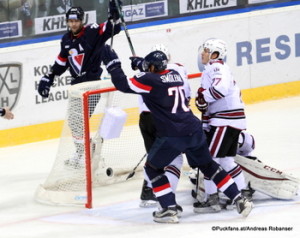 Slovan Bratislava - Dinamo Riga Jeff Taffe #20, Radek Smolenak #70, Jakub Sedlacek #36, Oscars Cibulskis #27 Slovnaft Arena ©Puckfans.at/Andreas Robanser