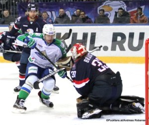 HC Slovan Bratislava - Salavat Yulaev Ivan Svarny #51, Alexander Nesterov #32, Barry Brust #33 Ondrej Nepela Arena ©Puckfans.at/Andreas Robanser