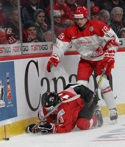 IIHF World Juniors Championship 2017 SUI - DEN William Boysen #18, Serge Weber #10 Bell Center, Montreal ©hockeyfans.ch/Andreas Robanser