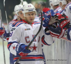 Torjubel Yevgeni Dadonov SKA KHL 2016-2017 ©Puckfans.at/Andreas Robanser 