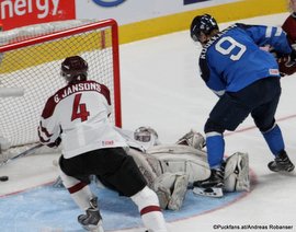 IIHF World Juniors Championship 2017 Relegations Game 2 LAT - FIN  Gvido Jansons #4, Mareks Mitens #30, Janne Kuokkanen #9 Centre Bell, Montreal ©Puckfans.at/Andreas Robanser