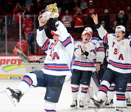 IIHF World Juniors Championship 2017 Gold Medal Game USA - CAN Team USA, Luke Kunin #9, Jack Roslovic #28 Centre Bell, Montreal ©Puckfans.at/Andreas Robanser