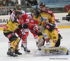 EBEL Pick Round Vienna Capitals - HCB Südtirol Marc-Olivier Vallerand #88, David Kickert #30, Ryan McKiernan #58 ©Puckfans.at/Andreas Robanser