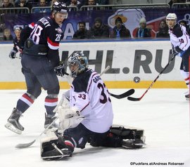 Slovan Bratislava - Medvescak Zagreb Pavol Skalický #28, Sergei Gaiduchenko #33 Ondrej Nepela Arena ©Puckfans.at/Andreas Robanser