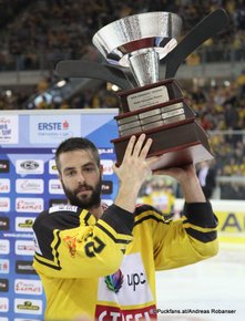 EBEL Final: Game 3 Vienna Capitals - EC KAC Riley Holzapfel EBEL MVP 2016-2017 ©Puckfans.at/Andreas Robanser