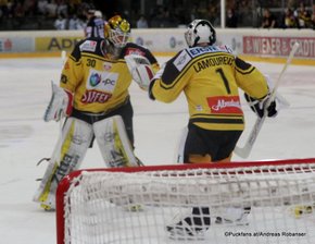 EBEL Final: Game 3 Vienna Capitals - EC KAC David Kickert #30, Jean-Philippe Lamoureux #1 ©Puckfans.at/Andreas Robanser