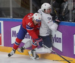 IIHF World Championship 2017 NOR - FRA Patrick Thoresen #41, Nicolas Besch #74 Paris, Bercy ©Puckfans.at/Andreas Robanser