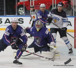 IIHF World Championship 2017 FIN - FRA Yohann Auvitu #18, Florian Hardy #49, Kevin Hecquefeuille #84, Mikko Rantanen #96 Paris, Bercy ©Puckfans.at/Andreas Robanser