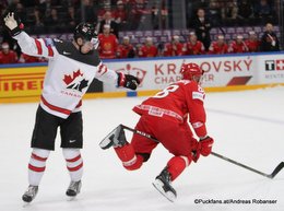 IIHF World Championship 2017 BLR - CAN Mitch Marner #16, Yevgeni Kovyrshin #88 Paris, Bercy ©Puckfans.at/Andreas Robanser