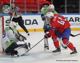 IIHF World Championship 2017 SLO - NOR Matija Pintaric #69, Rok Ticar #24, Ken Andre Olimb #40 Paris, Bercy ©Puckfans.at/Andreas Robanser
