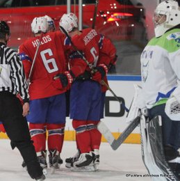 IIHF World Championship 2017 SLO - NOR Jonas Holos #6, Alexander Reichenberg #61, Gasper Kroselj #32 Paris, Bercy ©Puckfans.at/Andreas Robanser