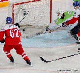 IIHF World Championship 2017 CZE - SLO Michal Repik #62, Gasper Kroselj #32, Michal Birner #16 Paris, Bercy ©hockeyfans.ch/Andreas Robanser