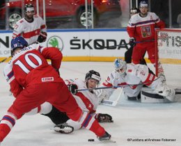 IIHF World Championship 2017 CZE - SUI Roman Cervenka #10, Niklas Schlegel #26, Christian Marti #53 Paris, Bercy ©Puckfans.at/Andreas Robanser