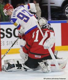 IIHF World Championship 2017 Semifinal CAN - RUS Calvin Pickard #31, Yevgeni Kuznetsov #92 Köln, Lanxess Arena ©Puckfans.at/Andreas Robanser