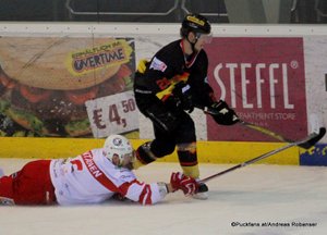 Vienna Capitals - DVTK Jegesmedvek Anssi Rantanen #6Michal Kruckovyc #26 Albert Schultz Halle ©Puckfans.at/Andreas Robanser