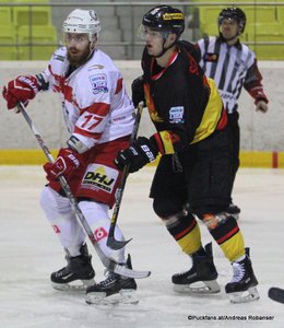 Vienna Capitals - DVTK Jegesmedvek Balazs Lada #17, Richard Schlögl #16 Albert Schultz Halle ©Puckfans.at/Andreas Robanser