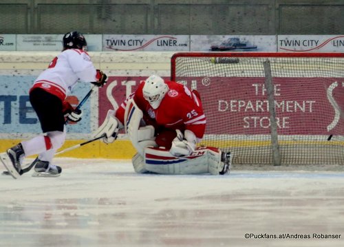 Testspiel: AUT U20 - POL U20 (Game 2) Tim Harnisch #19, Oskar Prokop #25 Albert Schultz Halle ©Puckfans.at/Andreas Robanser