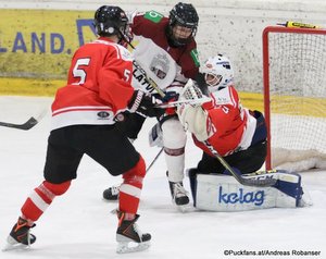 Test U18: Österreich - Lettland Peter Sivec #5, Alexander Schmidt #25 Eissportzentrum St.Pölten ©Puckfans.at/Andreas Robanser